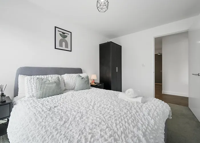 Harboview Haven Waterfront Apartment